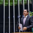 Jornalista batiza proposta de Hugo Motta que confisca FGTS de “enforca Brasil”