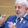 TSE multa Flávio e mais três bolsonaristas por ligarem Lula ao satanismo
