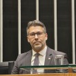 Leonardo Gadelha toma posse na Câmara e prioriza regulamentação de tecnologias