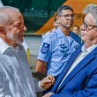 Lula desembarca em João Pessoa e se hospeda no Bessa; presidente concede entrevista a rádio