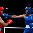 Italiana abandona luta contra boxeadora reprovada em teste de gênero