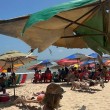 Aluguel de guarda-sol a quase R$ 100 na praia gera reclamações em João Pessoa